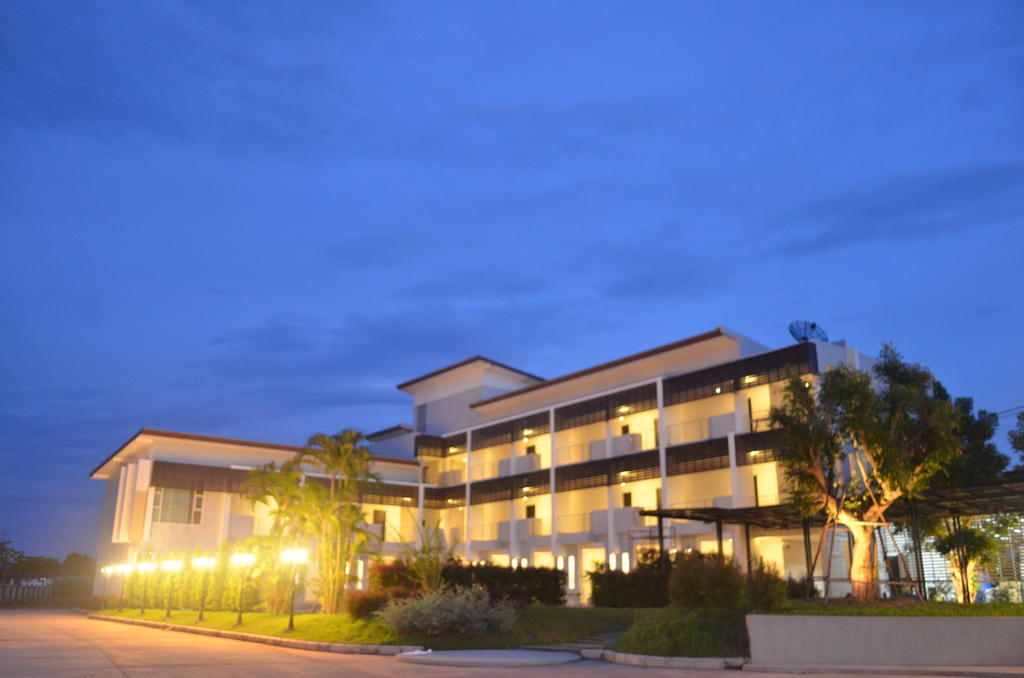 Bualinn Resort Нонг Кай Екстериор снимка